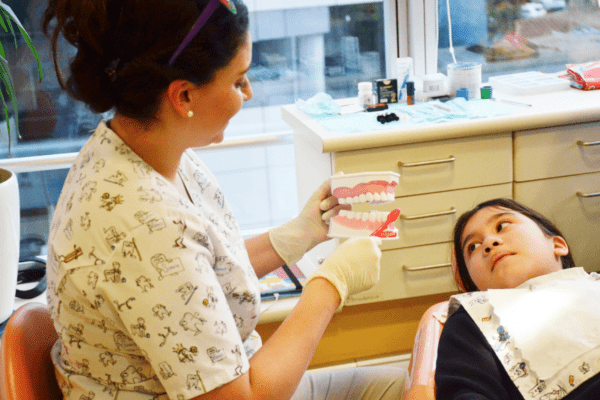 ¿Qué tratamiento dental necesita mi hijo? Todo sobre la odontopediatría