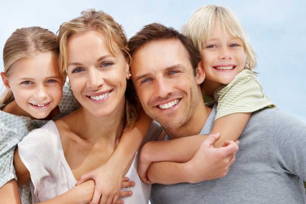 ¡Este verano sonríe con confianza! 70% de descuento con Plan en Estética Dental
